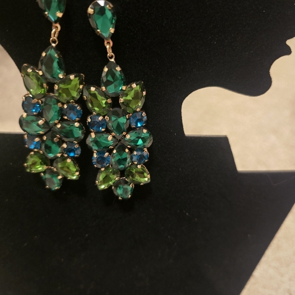 Dubai Jewelry- Elegant Green and Blue Gemstone Earrings - Picture 5 of 8